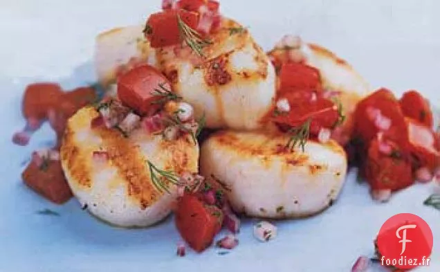 Pétoncles grillés avec Relish Tomate-Oignon