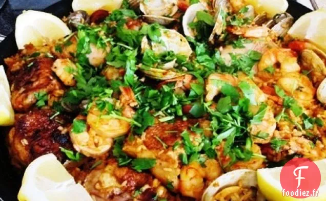 Paella aux Fruits de Mer et au Poulet