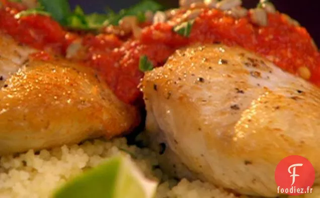 Poisson Chat Poêlé avec Sauce au Poivron Rouge et au Citron Vert et Graines de Tournesol Grillées