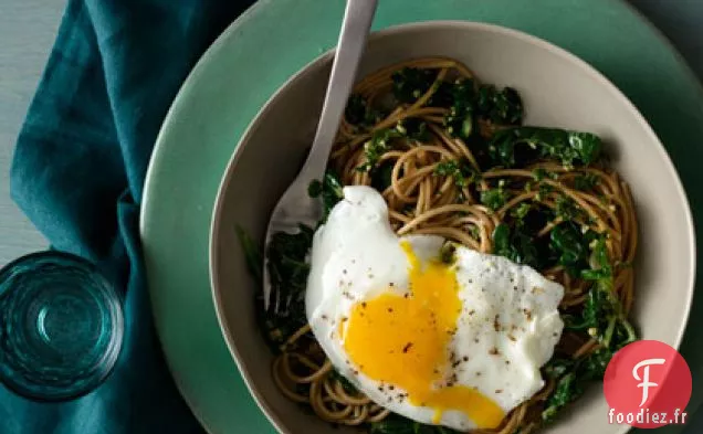 Spaghetti Aux Légumes Verts Flétris et Pesto de Persil aux Noix