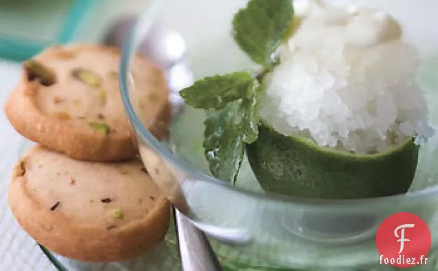 Granité de Citron Vert aux Feuilles de Menthe Confites et Crème Fraîche