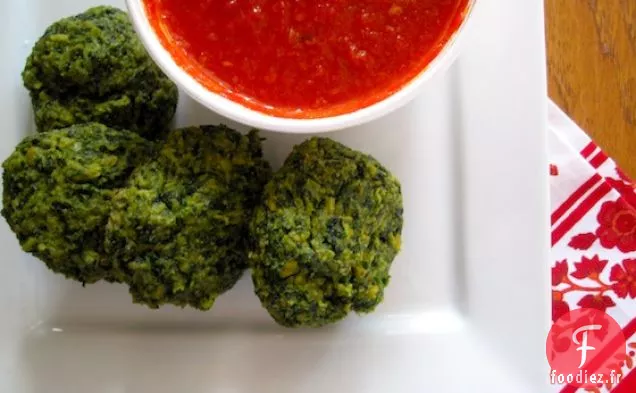 Boules d'Épinards à la Sauce Tomate