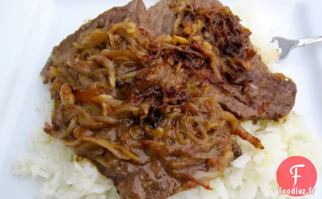 Encebollado de Bistec (Steak Colombien avec Sauce à l'Oignon)