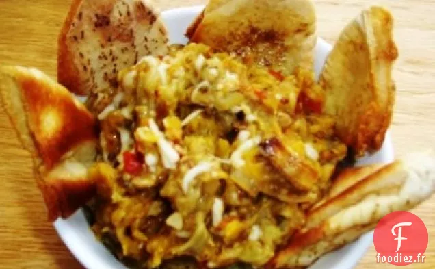 TREMPETTE D'AUBERGINES ET DE BANANES PLANTAINS AVEC CHIPS DE PITA AU CUMIN (BORONIA)