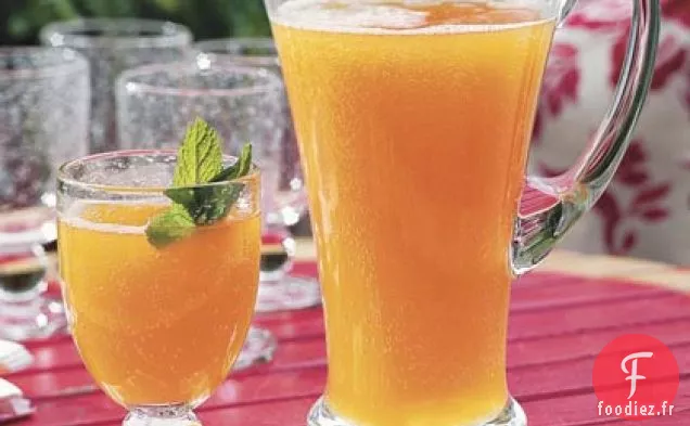 Punch au Thé à la Pêche d'Été du Manoir du Gouverneur
