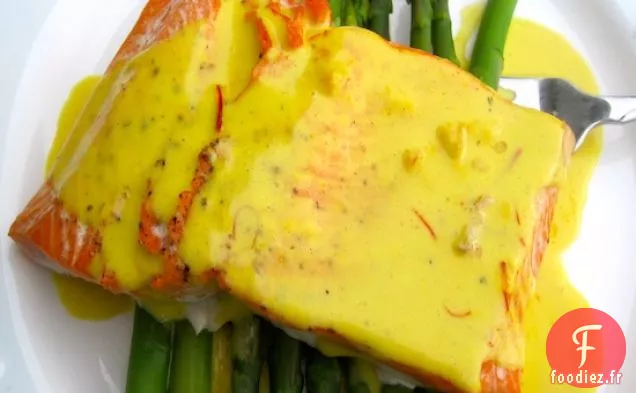 Saumon à la Sauce Noix de Coco et Safran