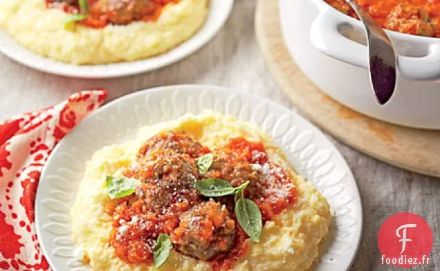 Boulettes de Viande avec Ragoût de Tomates et Polenta Crémeuse