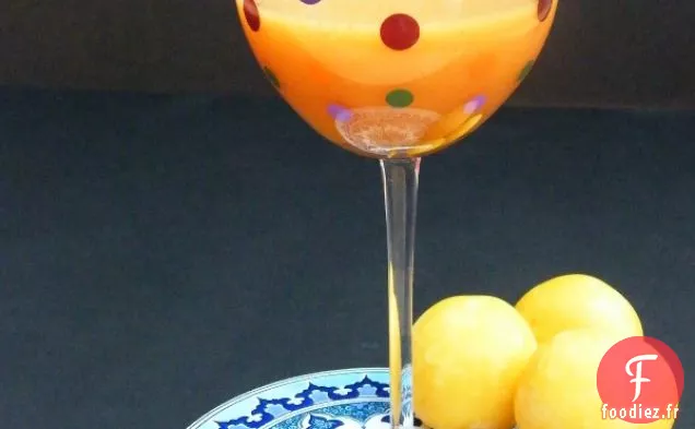 Régime 5:2 - Smoothie aux prunes et aux pommes avec Fizz (68 calories)
