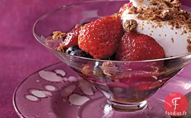Baies Imbibées de Champagne et de Crème Fouettée