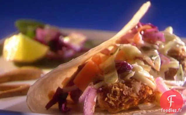 Tacos de Poisson-Chat avec Salade de Chou à la Coriandre et au Citron Vert et Sauce à la Crème Chipotle