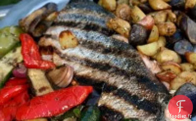 Burritos De Saumon Grillé Avec Salsa Mangue / concombre