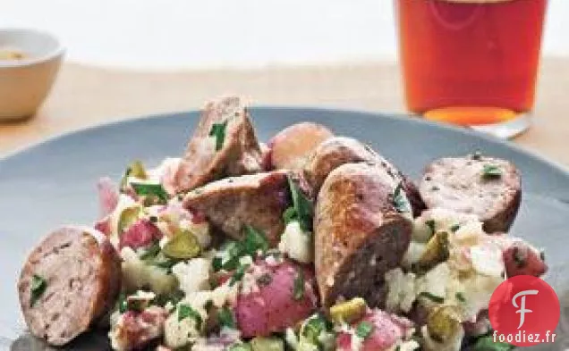 Saucisse Aux Pommes De Terre Écrasées Et Cornichons