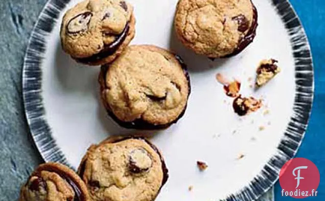 Biscuits aux Pépites de Chocolat Farcis à la Ganache