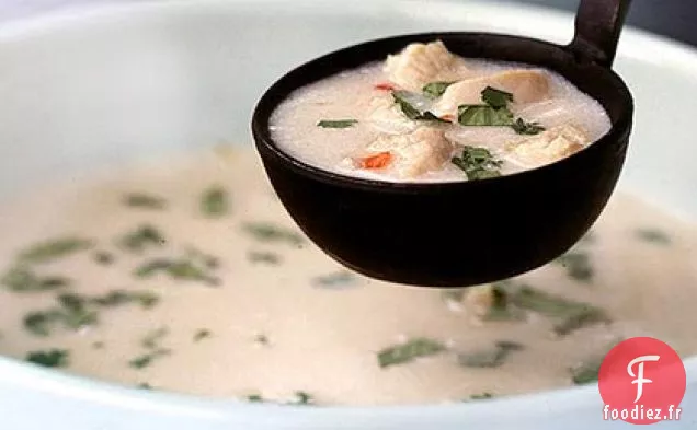 Soupe Thaï au Poulet et à la Noix de Coco