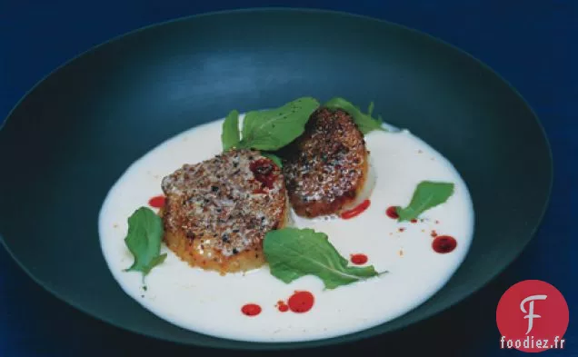 Pétoncles Frottés au Barbecue avec Soupe Crémeuse à la Choucroute