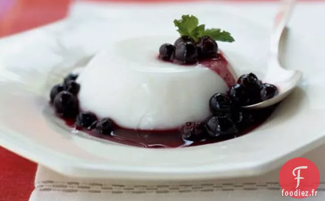 Panna Cotta Citron-Babeurre avec Sauce aux Myrtilles