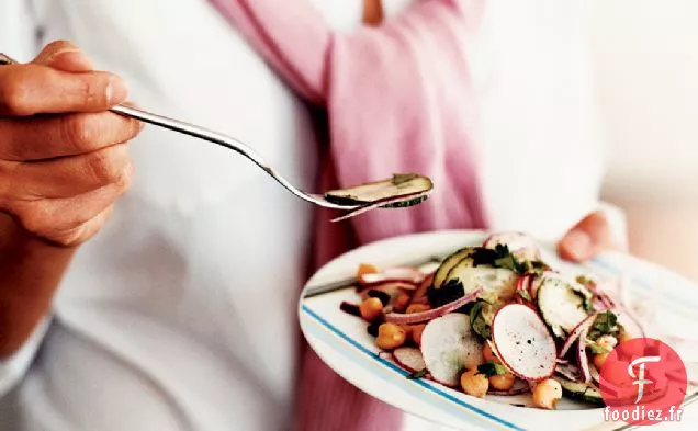 Salade de Pois Chiches Marinés aux Radis et au Concombre
