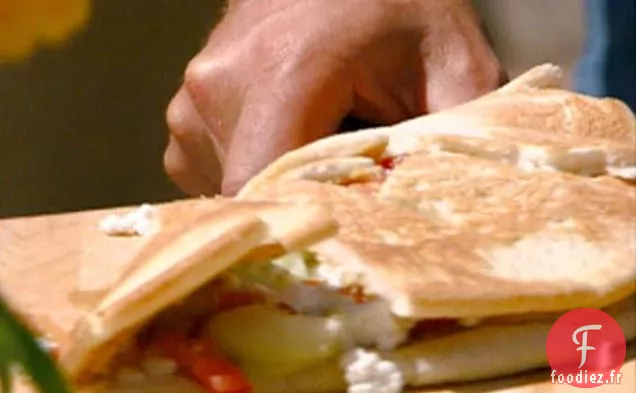 Piadine de Houmous au Concombre et Salade de Feta