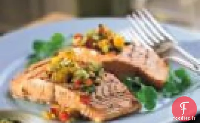 Filets De Saumon Grillés Avec Salsa Mangue-concombre
