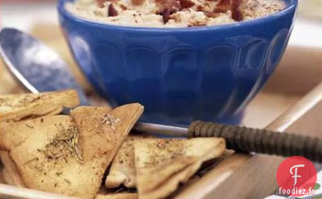 Trempette aux Haricots Blancs et au Bacon avec Chips de Pita au romarin