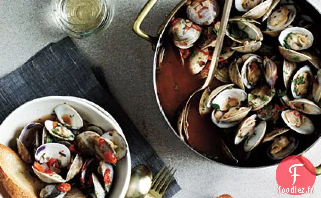 Palourdes cuites à la vapeur au Vin Blanc et aux Tomates