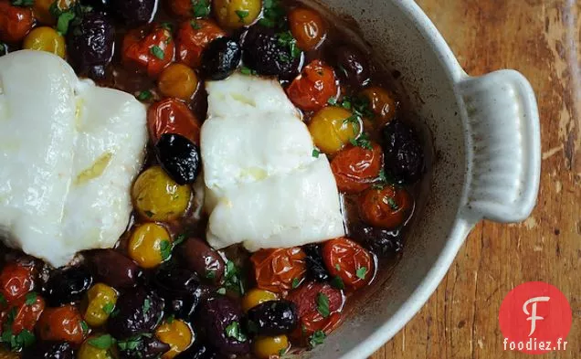 Morue Rôtie Aux Petites Tomates Et Olives Assorties