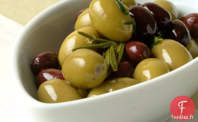 Olives Chaudes aux Herbes Sauvages