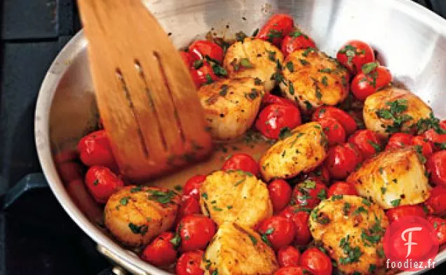 Pétoncles sautés aux Tomates Cerises, Oignons Verts et Persil