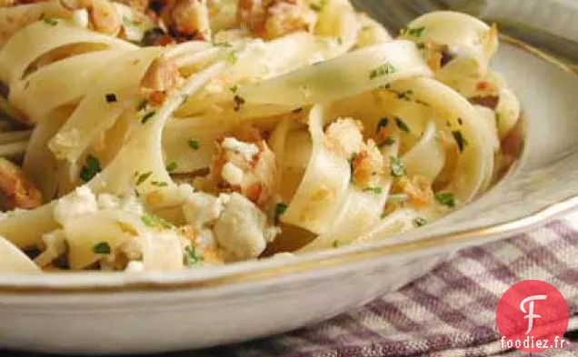 Gorgonzola - Fettuccine aux Noix avec Chapelure Grillée