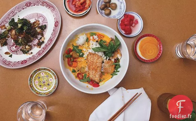 Bar avec Riz aux herbes et Chaudrée de légumes à la noix de coco