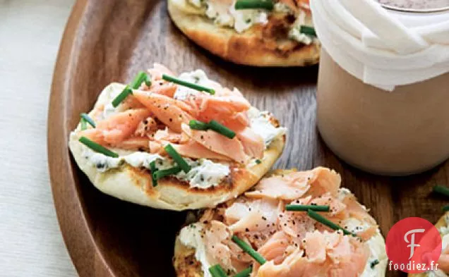 Toasts au Fromage à la crème à la Truite Fumée et aux Câpres