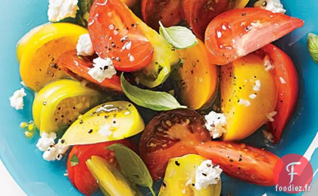 Salade de Tomates au Fromage de Chèvre et Basilic