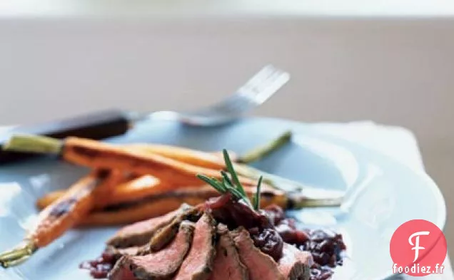 Chevreuil en Croûte de Sel au Romarin avec Sauce Cerise-Cabernet