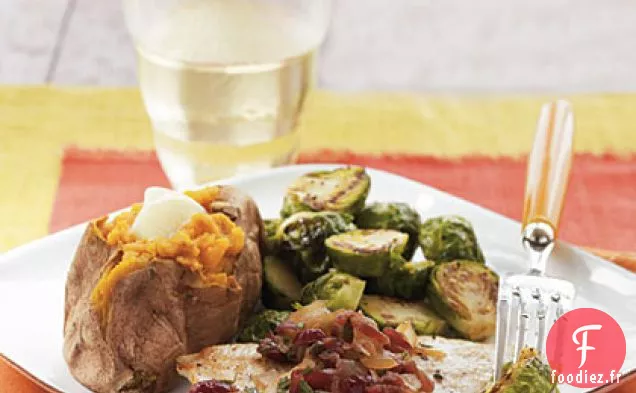 Escalopes de Dinde Poêlées avec Salsa à l'Oignon Caramélisé aux Canneberges