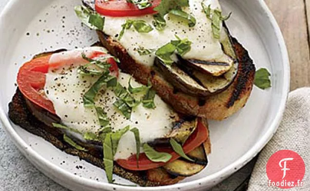 Sandwichs Aux Aubergines Grillées à Visage Ouvert