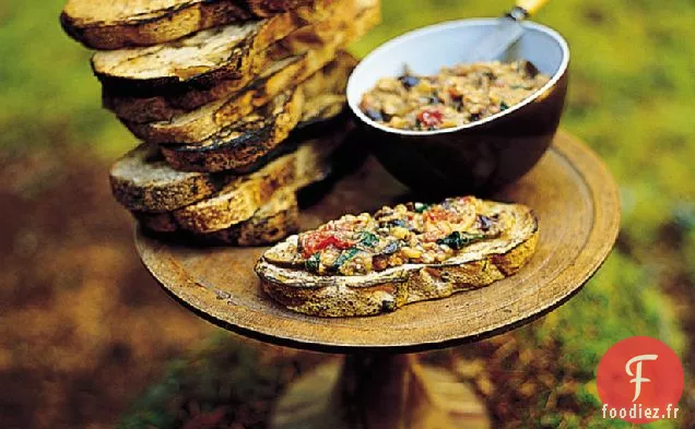 Bruschetta D'Aubergines À La Tomate Et Au Basilic