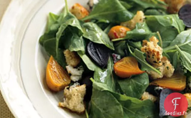 Salade de Betteraves Rôties et Roquette avec Vinaigrette Gorgonzola au Citron