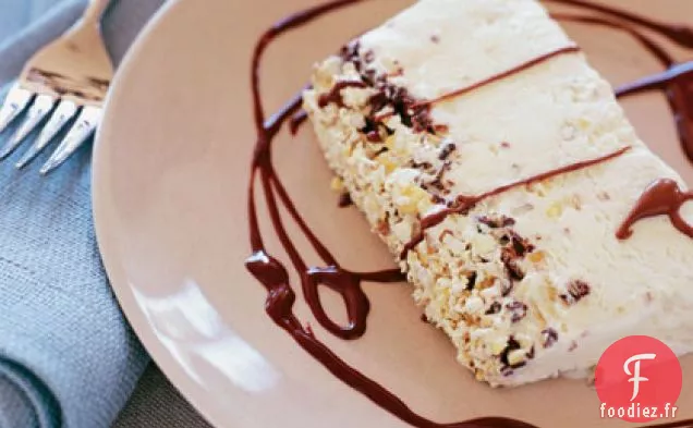 Semifreddo au Nougat aux Amandes et Sauce au Chocolat Doux-Amer (Semifreddo al Torrone)
