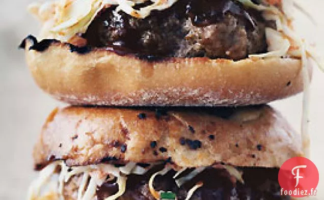 Hamburgers de Porc au Barbecue avec Salade de Chou