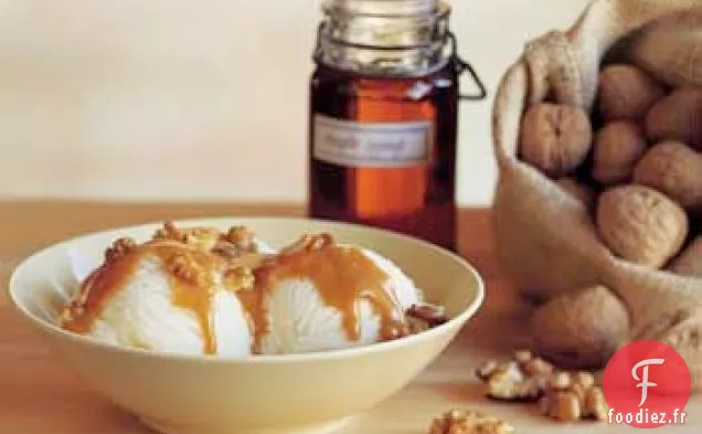 Glace à la Vanille et Sauce Érable-Noix