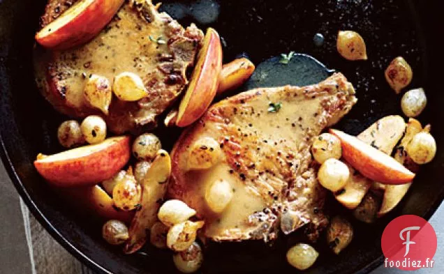 Côtelettes de Porc aux Pommes et Oignons Rôtis