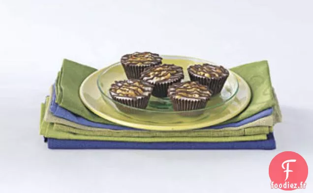 Tasses de Chocolat avec de la Crème Glacée et des Arachides