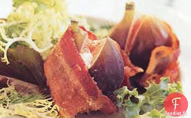 Salade de Mesclun aux Figues Farcies au Fromage de Chèvre Enveloppées de Bacon