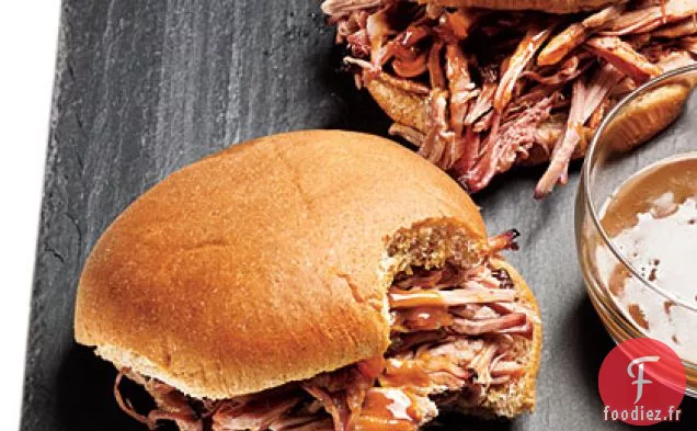Sandwichs au Porc Effiloché avec Sauce à la Moutarde