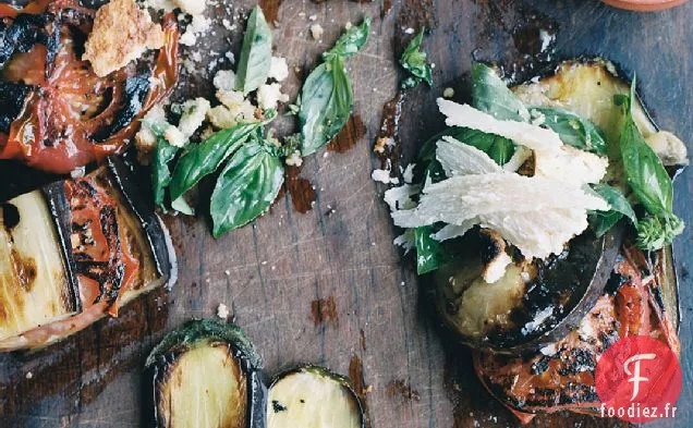 Aubergines Grillées et Tomates avec Chapelure Parmesan-Basilic
