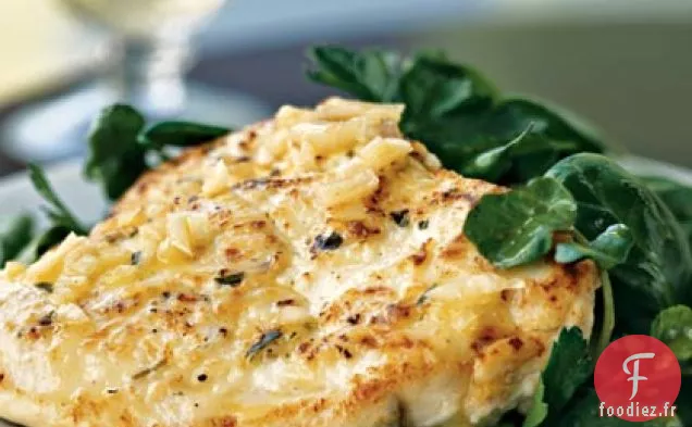 Scaloppine de Poulet avec Salade d'Herbes Printanières