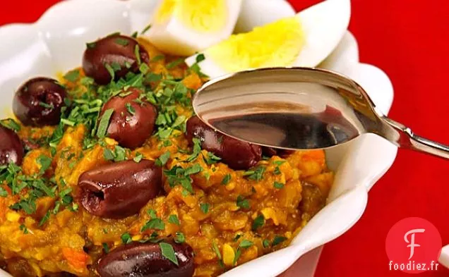 Salade D'Aubergines Grillées Avec Oignons Sautés, Ail Et Tomates