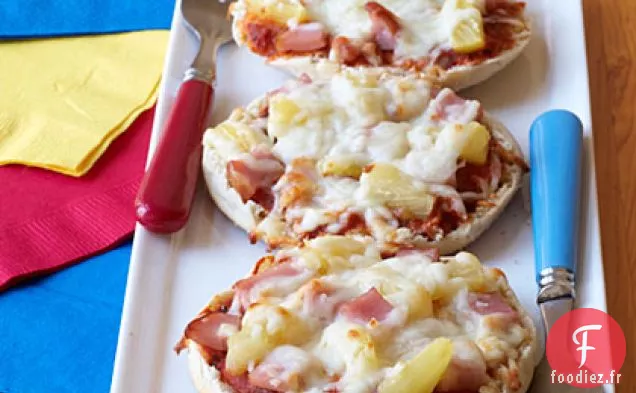 Mini Pizzas Canadiennes au Bacon et à l'Ananas