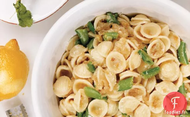 Orrechiette aux Oignons Caramélisés, Petits Pois Sucrés et Fromage Ricotta