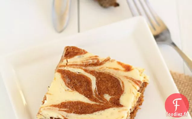 Gâteau À La Citrouille Avec Tourbillon De Fromage À La Crème